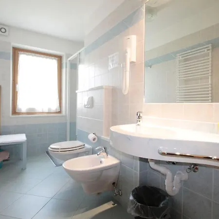 木屋 Modern Holiday In Italy Near Ski Area 利维尼奥